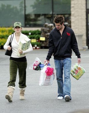 Lauren Conrad Grocery Shopping with Jason December 29, 2005