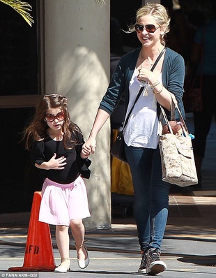 Sarah Michelle Gellar Taking Her Daughter to Ballet Class March 15, 2014