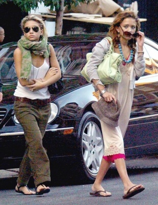 Ashley Olsen Out For Brunch September in New York 26 2004