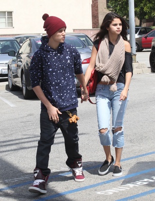 Selena Gomez Panera Bread in Glendale April 5, 2012