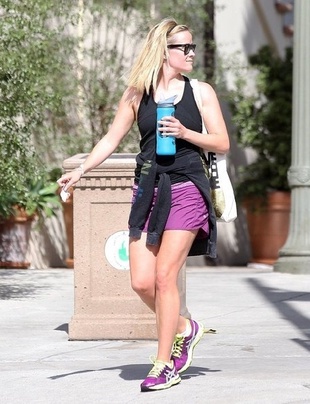 Reese Witherspoon Leaving the Gym in Brentwood June 19, 2013