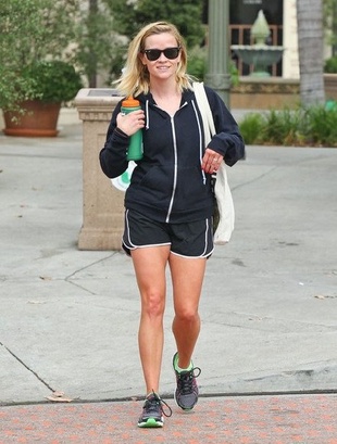 Reese Witherspoon Burn 60 Gym July 3, 2013