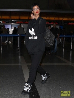 Rihanna at LAX Airport in Los Angeles December 6, 2012