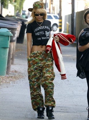 Rihanna Leaving a Recording Studio in Los Angeles February 10, 2012