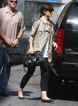 Katie Holmes Heading to Play Rehearsals August 27, 2008