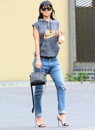 Rihanna Heading to a Private Jet in London England May 20, 2012