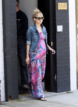 Nicole Richie Visiting a Salon in Melrose Place April 29, 2009