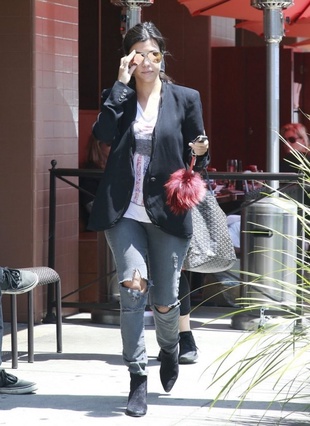 Kourtney Kardashian Nate n Al Delicatessen May 9, 2014