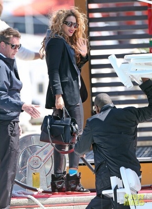 Beyonce Knowles Boarding a Yacht in Cannes France May 21, 2013