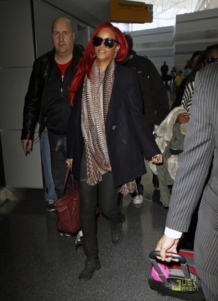 Rihanna Leaving Her Hotel in Nyc November 17, 2010