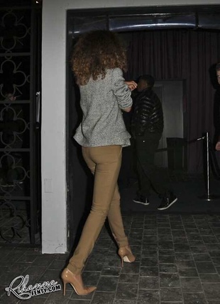 Rihanna Leaving Club Greystone in Los Angeles January 22, 2012