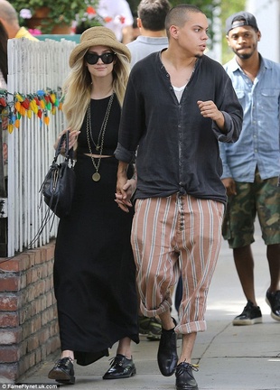 Ashlee Simpson the Ivy in Los Angels July 12, 2014