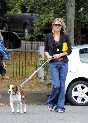 Kate Moss Walks the Dog September 10, 2012