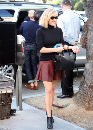 Reese Witherspoon the Ivy December 1, 2013