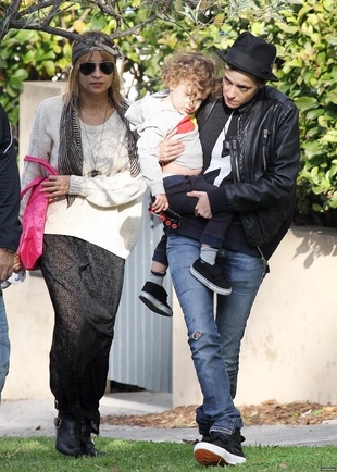 Nicole Richie Picks Up Her Kids From School June 4, 2012