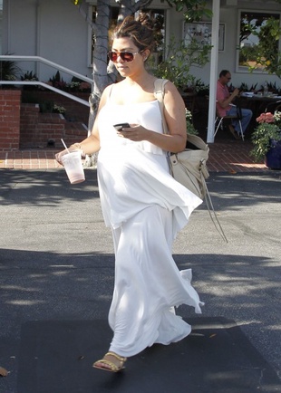 Kourtney Kardashian Out and About in L.a. May 17, 2012