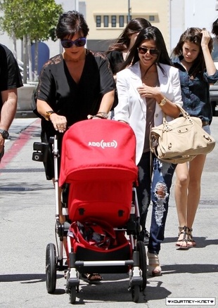 Kourtney Kardashian Shopping in Beverly Hills May 1, 2010