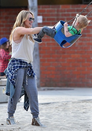 Hilary Duff Los Angeles Park January 11, 2014