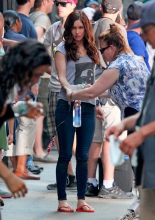 Megan Fox Teenage Mutant Ninja Turtles Set July 23, 2013