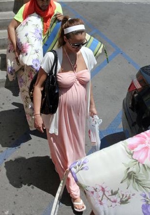 Jessica Alba Made a Stop at Rite-Aid Picking Up Some Cushions. May 19, 2008