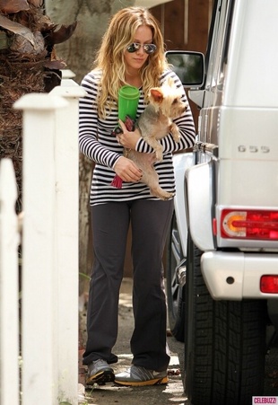 Hilary Duff Out in Los Angeles August 26, 2011