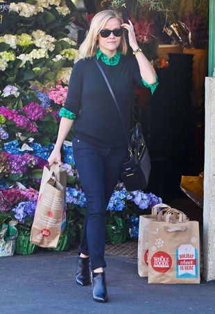 Reese Witherspoon Whole Foods November 30, 2013