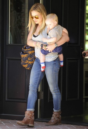 Hilary Duff Out in Beverly Hills April 18, 2013