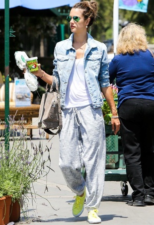 Alessandra Ambrosio Los Angeles May 7, 2013