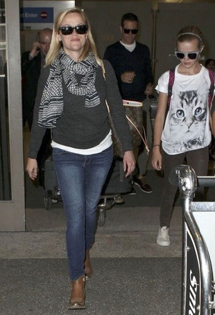 Reese Witherspoon LAX Airport June 10, 2013