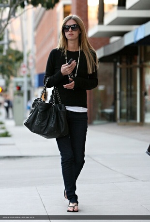 Nicky Hilton Out For Lunch in Los Angeles December 10, 2007