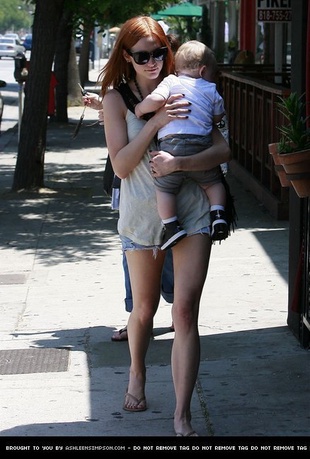 Ashlee Simpson Arriving Senor Fred Restaurant August 1, 2009