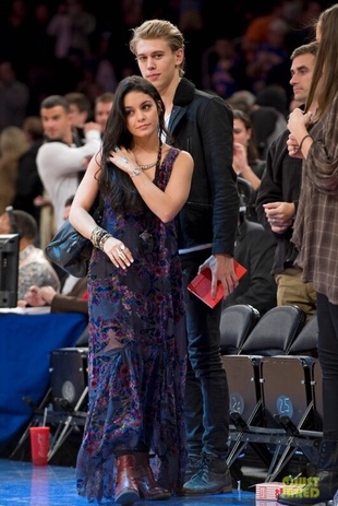 Vanessa Hudgens Watching a Knicks Basketball Game at Madison Square Garden in New York November 30, 2012