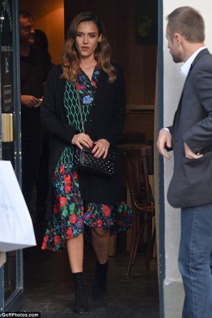 Jessica Alba Breizh Cafe in Marais Nord, October 2016