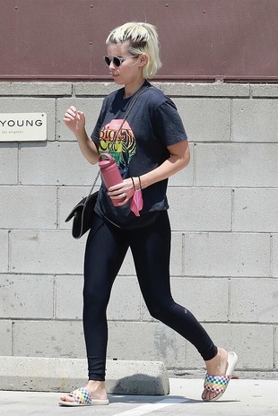 Kate Mara Pilates Class August 13, 2021