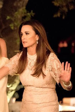 Kyle Richards the Real Housewives of Beverly Hills 7.17 From Dogs To Diamonds