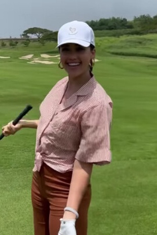 Jessica Alba Play Golf Hawaii April , 2023