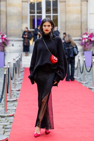 Sara Sampaio La Maison Vivier Presentation in Paris March 2, 2023