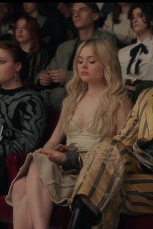 Emily Alyn Lind Gossip Girl 1.03 July 22, 2021