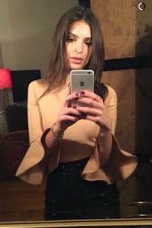 Emily Ratajkowski Snapchat November 19, 2015