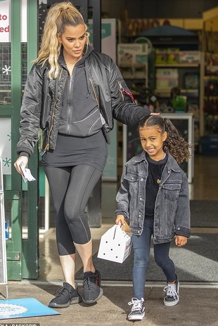 Khloe Kardashian Calabasas November 29, 2018