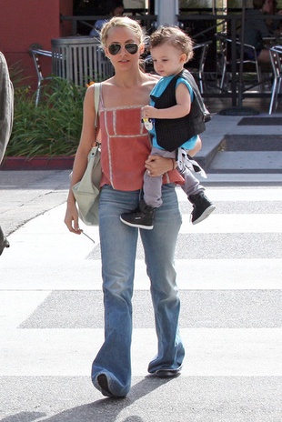 Nicole Richie Arriving at Tom's Toys in Beverly Hills April 3, 2011