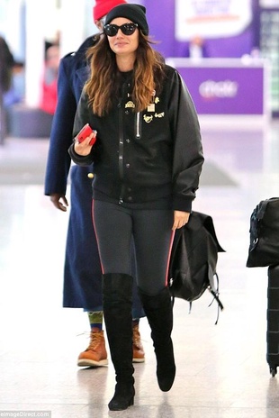 Lily Aldridge Toronto Pearson Airport March 1, 2018