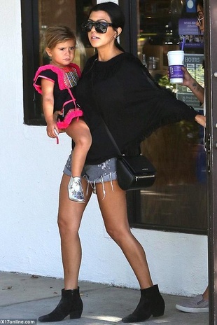 Kourtney Kardashian Out with Penelope August 29, 2015