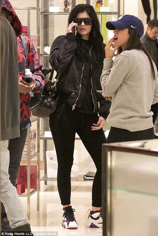 Kylie Jenner Topanga Mall December 18, 2015