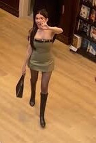 Madison Beer Barnes & Noble April 24, 2023