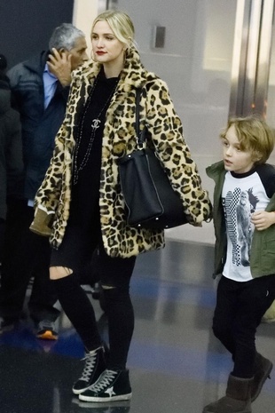 Ashlee Simpson JFK Airport December 27, 2015