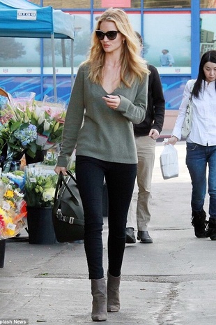 Rosie Huntington-Whiteley West Hollywood November 28, 2013