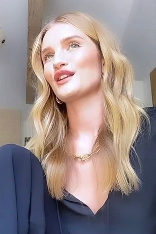 Rosie Huntington-Whiteley Rose Inc Q&a April 29, 2020