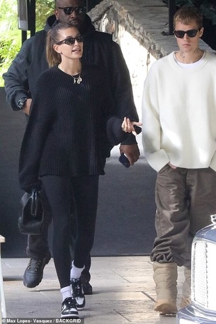 Hailey Bieber Hotel Bel-Air November 6, 2021