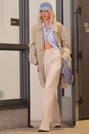 Elsa Hosk in Los Angeles November 18, 2022